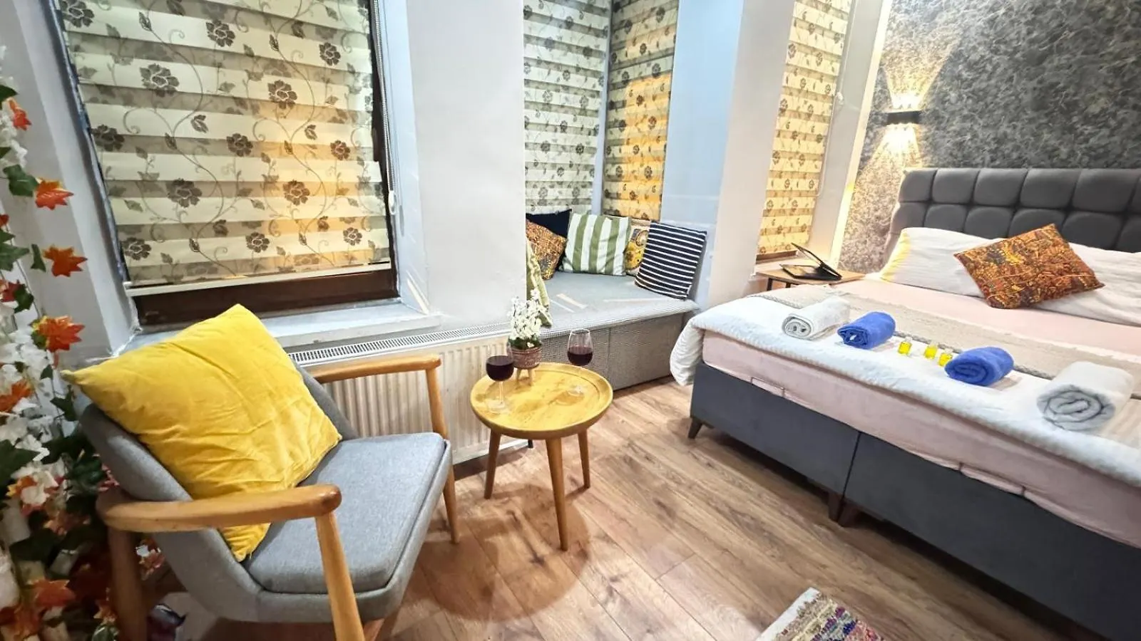 Taksim Gold Suit Istanbul 0*,